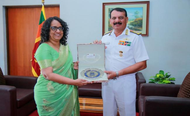 ADMIRAL DINESH K TRIPATHI, CNS CALLED ON HON. DR HARINI AMARASURIYA, PRIME MINISTER OF SRI LANKA, IN COLOMBO ON 23 SEPTEMBER 2025