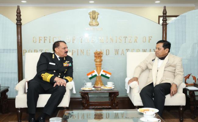 Admiral Dinesh K Tripathi, CNS called on Shri Sarbananda Sonowal