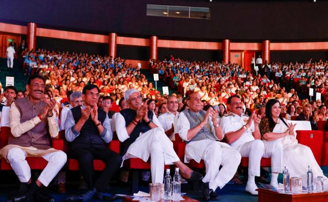 INDIAN NAVAL SYMPHONIC ORCHESTRA PERFORMANCE - "SARGAM"