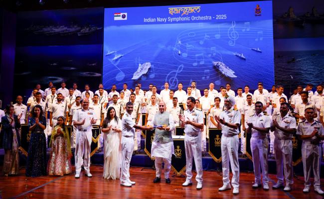INDIAN NAVAL SYMPHONIC ORCHESTRA PERFORMANCE - "SARGAM"