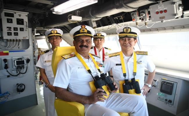 ADMIRAL DINESH K TRIPATHI, CNS, VISITED JMSDF’S STATE-OF-THE-ART MOGAMI CLASS FRIGATE KUMANO