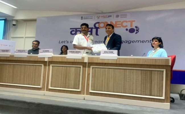 𝐊𝐚𝐫𝐦𝐚𝐂𝐨𝐧𝐧𝐞𝐜𝐭: 𝐈𝐧𝐜𝐫𝐞𝐚𝐬𝐢𝐧𝐠 𝐋𝐞𝐚𝐫𝐧𝐞𝐫 𝐄𝐧𝐠𝐚𝐠𝐞𝐦𝐞𝐧𝐭 𝐮𝐧𝐝𝐞𝐫 𝐌𝐢𝐬𝐬𝐢𝐨𝐧 𝐊𝐚𝐫𝐦𝐚𝐲𝐨𝐠𝐢