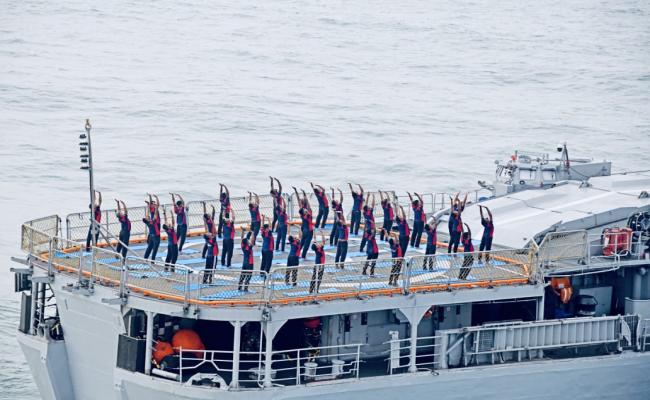 INDIAN NAVY JOINS YOGANDHRA WITH PARTICIPATION OF OVER 11,000 NAVAL PERSONNEL AND FAMILIES