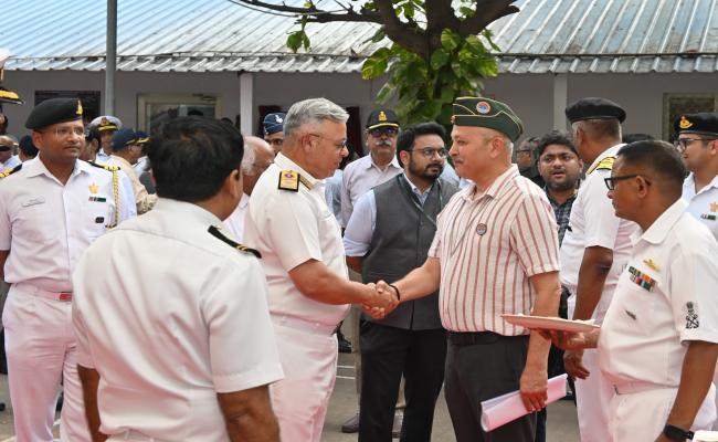 विशाखापत्तनम में पूर्व सैनिकों के लिए नए ई.सी.एच.एस. पॉलीक्लिनिक का उद्घाटन किया गया