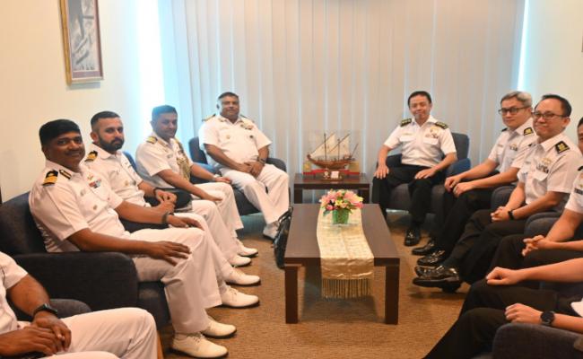 भारतीय नौसेना का प्रथम प्रशिक्षण स्क्वाड्रन चांगी नौसेना बेस, सिंगापुर पहुँचा