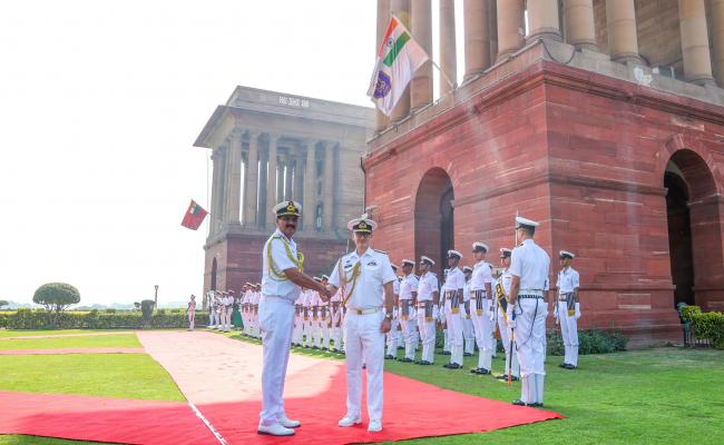 समुद्री सहयोग को मजबूत करना: आरएनजेडएन के नौसेना प्रमुख भारत दौरे पर