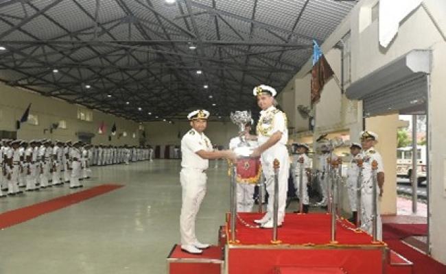 मरीन इंजीनियरिंग विशेषज्ञता पाठ्यक्रम का समापन समारोह