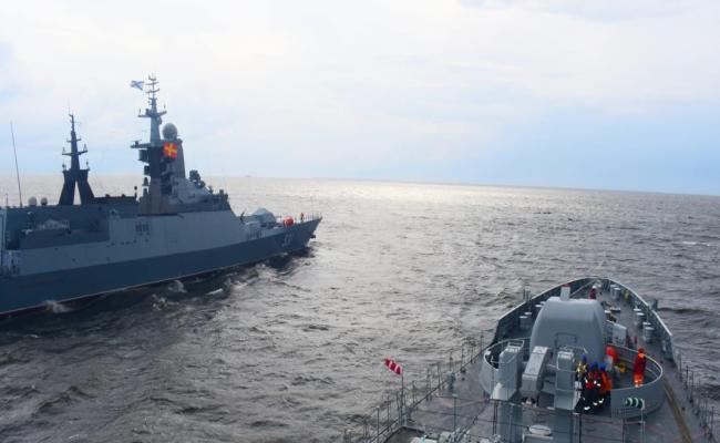 Indian Naval Ship Tabar Conducts Maritime Partnership Exercise (MPX) with Russian Naval Ship Soobrazitelny