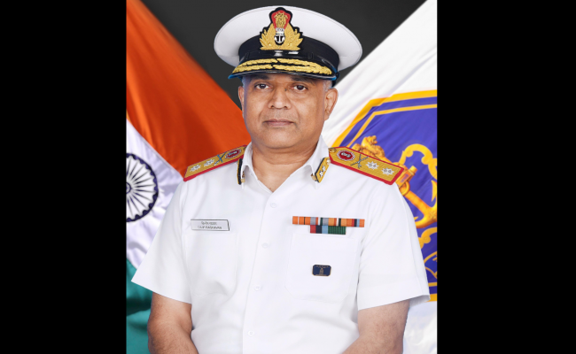 सर्जन रियर एडमिरल दिलीप राघवन ने संभाला कार्यभार - कमांड मेडिकल ऑफिसर, पूर्वी नौसेना कमान