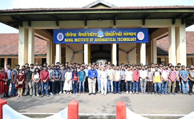 आई.आई.एस.टी. त्रिवेंद्रम के छात्रों की दक्षिणी नौसेना कमान, कोच्चि यात्रा