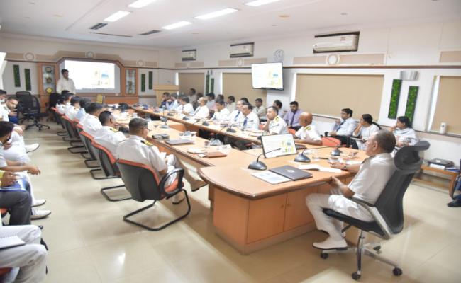 एम.ओ. (मुंबई) में उद्योग के साथ इंटरैक्टिव सत्र