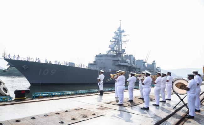 Indian Navy Extends a Warm Welcome to JS Ariake