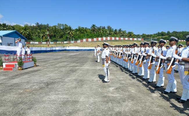वाइस एडमिरल राजेश पेंढरकर, फ्लैग ऑफिसर कमांडिंग इन चीफ (पूर्वी नौसेना कमान), ने नए अंडमान द्वीप का दौरा किया