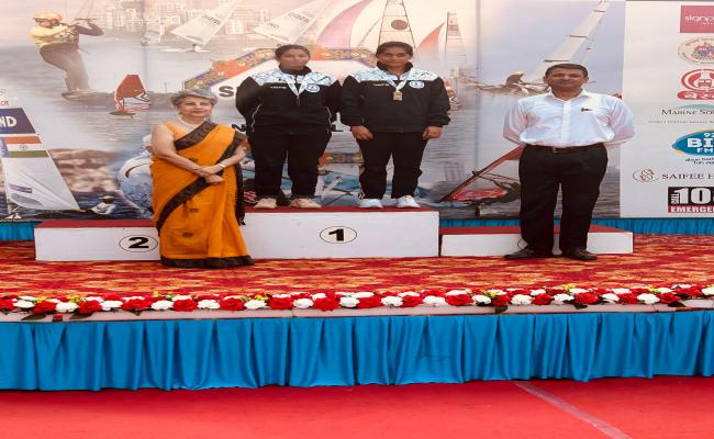 भारतीय नौसेना नौकायन दल ने वाई.ए.आई. सीनियर राष्ट्रीय चैंपियनशिप – एस.बी.आई. सेल इंडिया 2025 में आठ प्रभावशाली पदक जीते