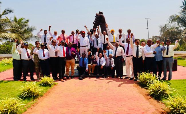 नौसेना स्टेशन भीमुनिपट्टनम ने वयोवृद्धों को सम्मानित किया।