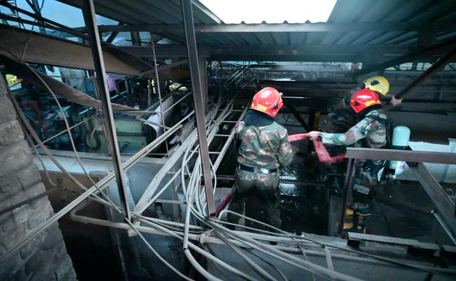 INDIANNAVY, WORKING IN COORDINATION WITH CIVILIAN AGENCIES, SUCCESSFULLY TACKLED A MAJOR FIRE AT A LARGE PRIVATE FACTORY IN URAN, MUMBAI.