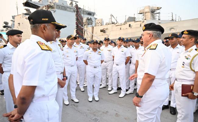 फ्लैग ऑफिसर कमांडिंग इन चीफ पूर्वी नौसेना कमान का पूर्वी फ्लीट 