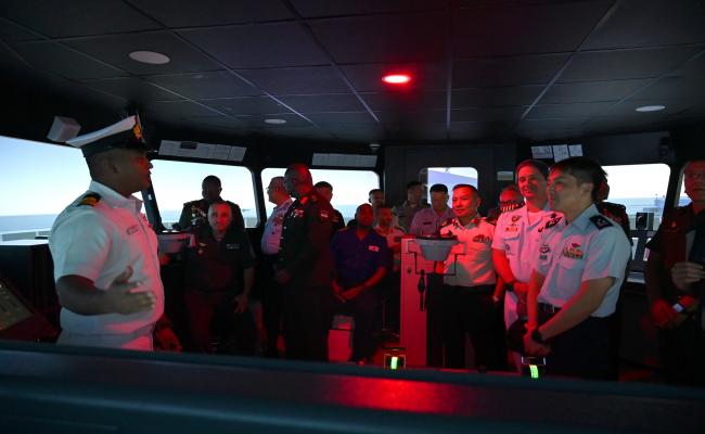 A TEAM FROM NATIONAL DEFENCE COLLEGE, NEWDELHI COMPRISING 42 FOREIGN OFFICERS VISITED SOUTHERN NAVAL COMMAND,KOCHI