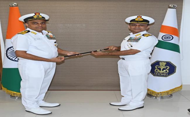 CMDE VARGHESE MATHEW ASSUMES CHARGE AS NAVAL OFFICER IN CHARGE, KERALA