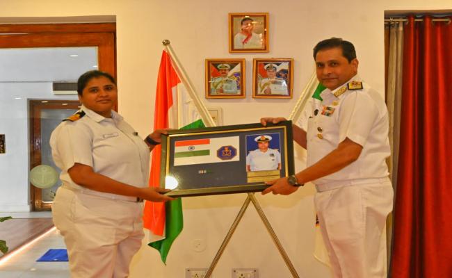 EASTERN NAVAL COMMAND FELICITATED OFFICERS RETIRING FROM SERVICE AT VISAKHAPATNAM