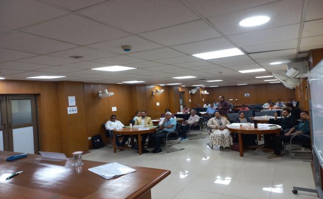 भारतीय नौसेना के 30 रक्षा असैन्य कर्मियों ने 10-14 फरवरी 2025 तक वी.वी.जी.एन.एल.आई., नोएडा में आयोजित “कार्य निष्पादन में सुधार” पर केंद्रित संगठन-विशिष्ट कार्यक्रम (ओ.एस.पी.) में भाग लिया।