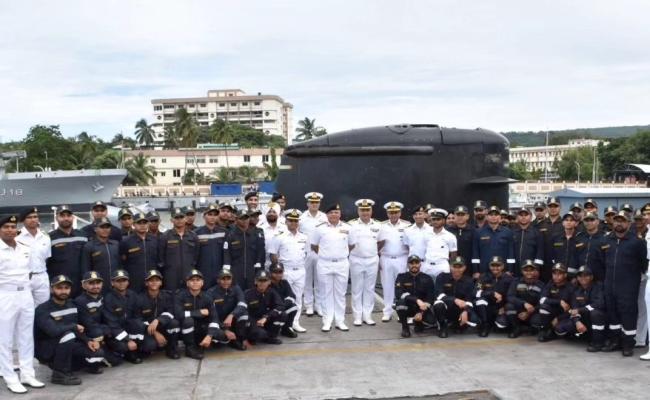 Vice Admiral Rajesh Pendharkar, FOCINC, ENC, Visited INS Karanj