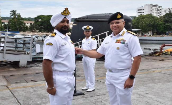 Vice Admiral Rajesh Pendharkar, FOCINC, ENC, Visited INS Karanj