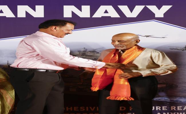 ADMIRAL DINESH K TRIPATHI CHIEF OF NAVAL STAFF INTERACTED WITH NAVAL VETERANS AT KOCHI DURING HIS VISIT TO SOUTHERN NAVAL COMMAND ON 25 MAR 25.